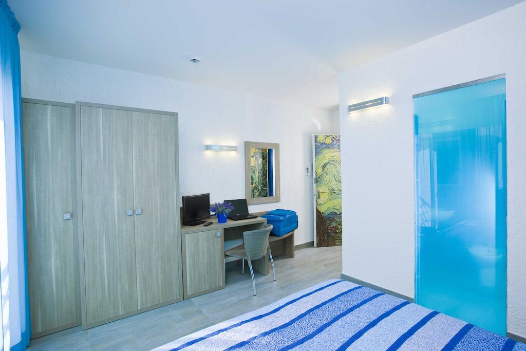 Double or Twin Room Side Sea View,1134418438:JPEG