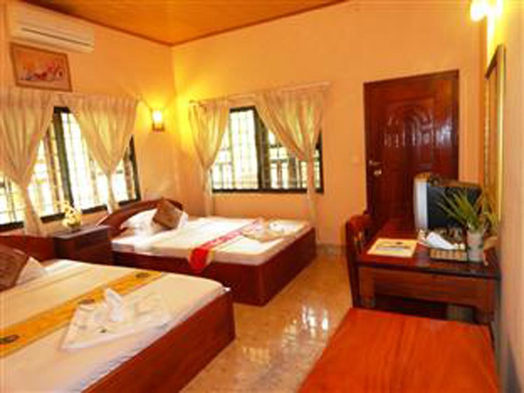 Queen Studio with Two Queen Beds - Hearing Accessible - Non-Smoking