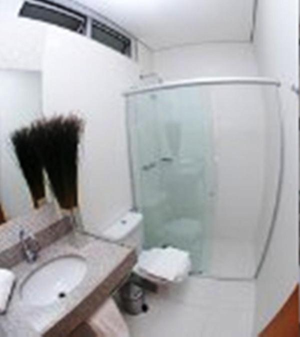 Quarto com 2 Camas de Solteiro