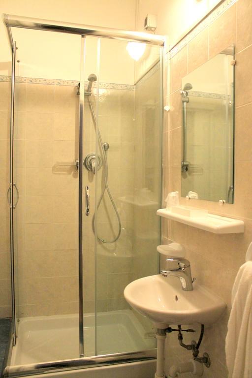 Double Room,263675489:JPEG