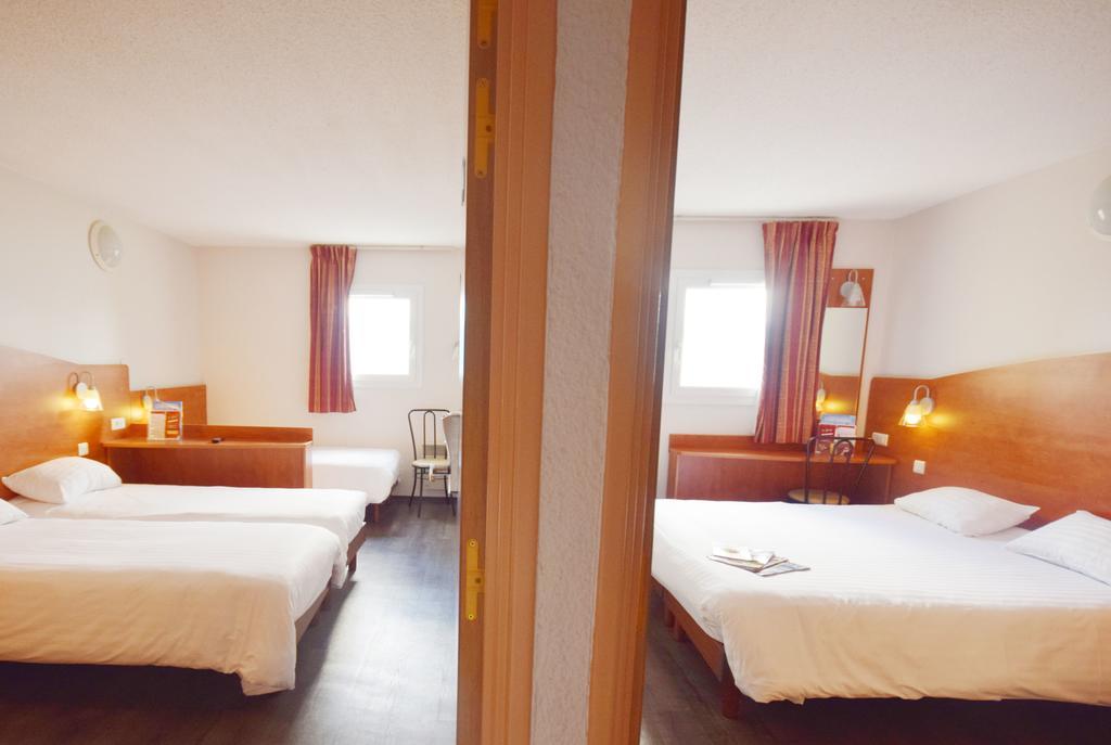 2 Connecting Rooms,268368921:JPEG