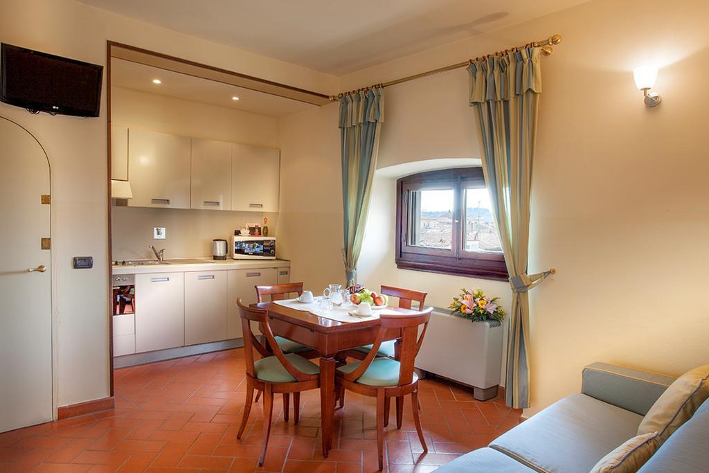 One-Bedroom Apartment City View