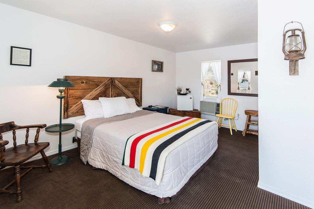 Miners Room One Queen Bed