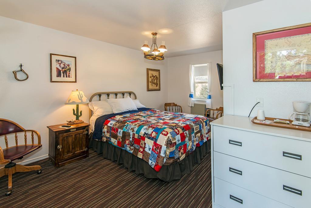 Bonanza Room One Queen Bed