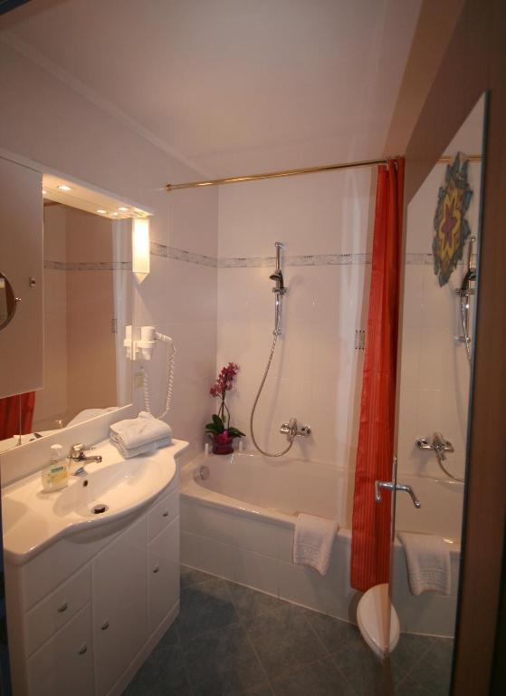 Doppelzimmer mit Balkon