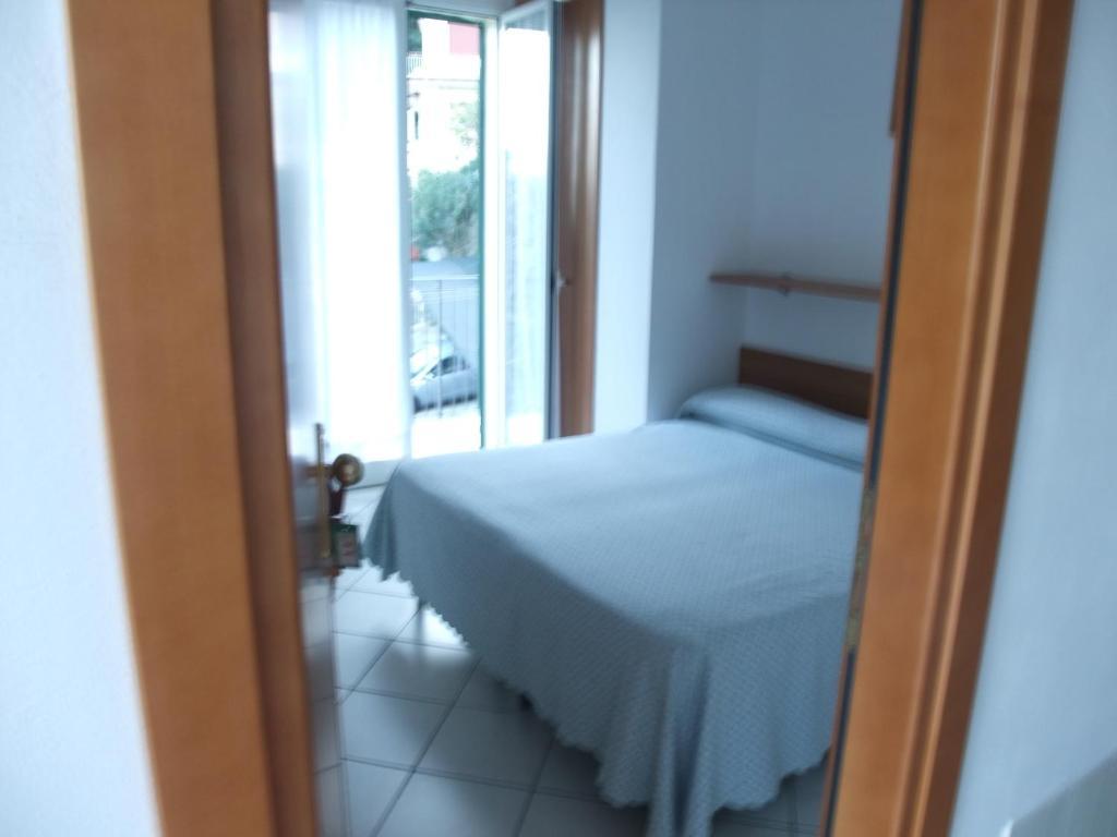 Single Room,27989687:JPEG