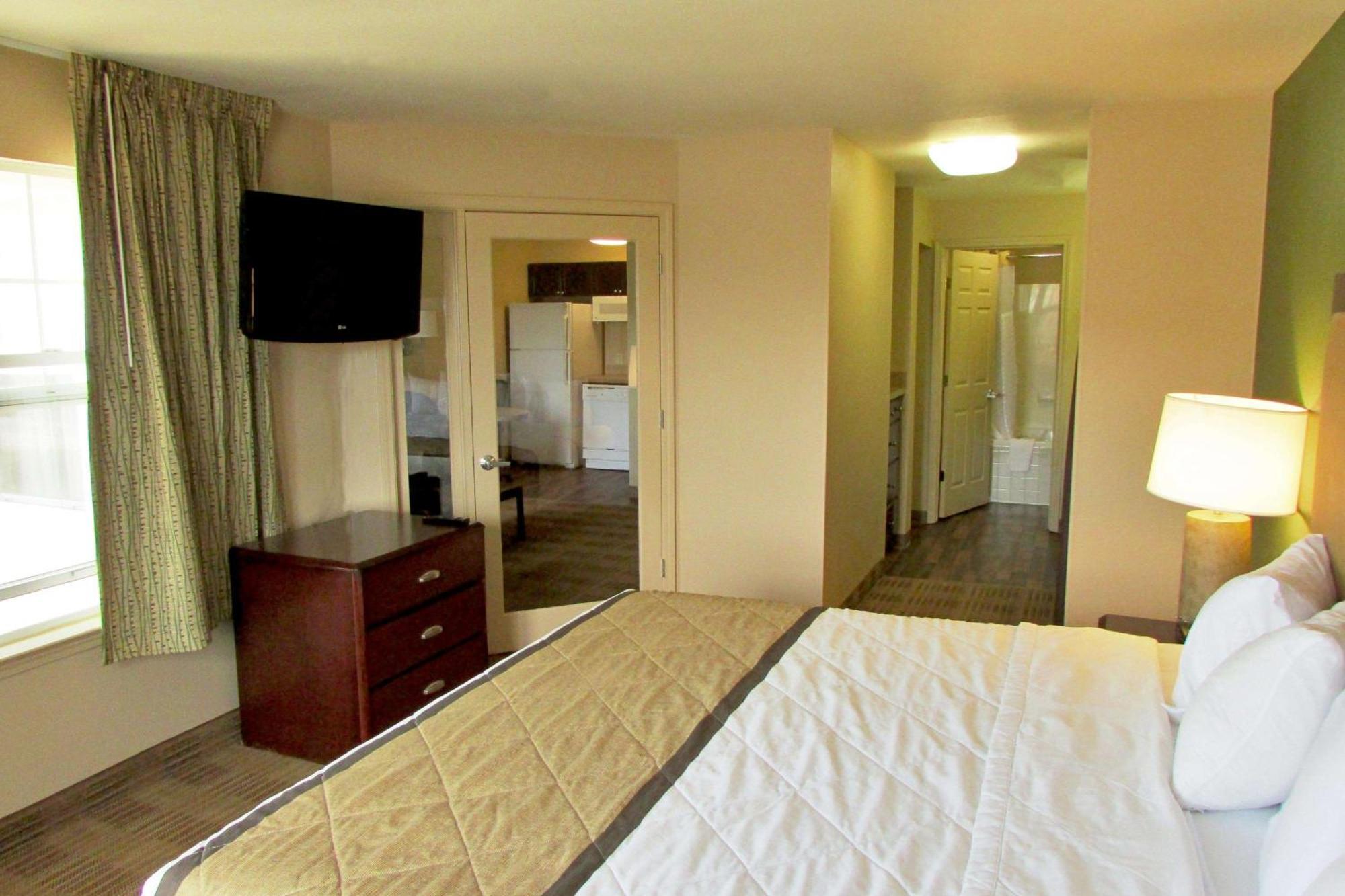 One Bedroom Suite - Non-Smoking