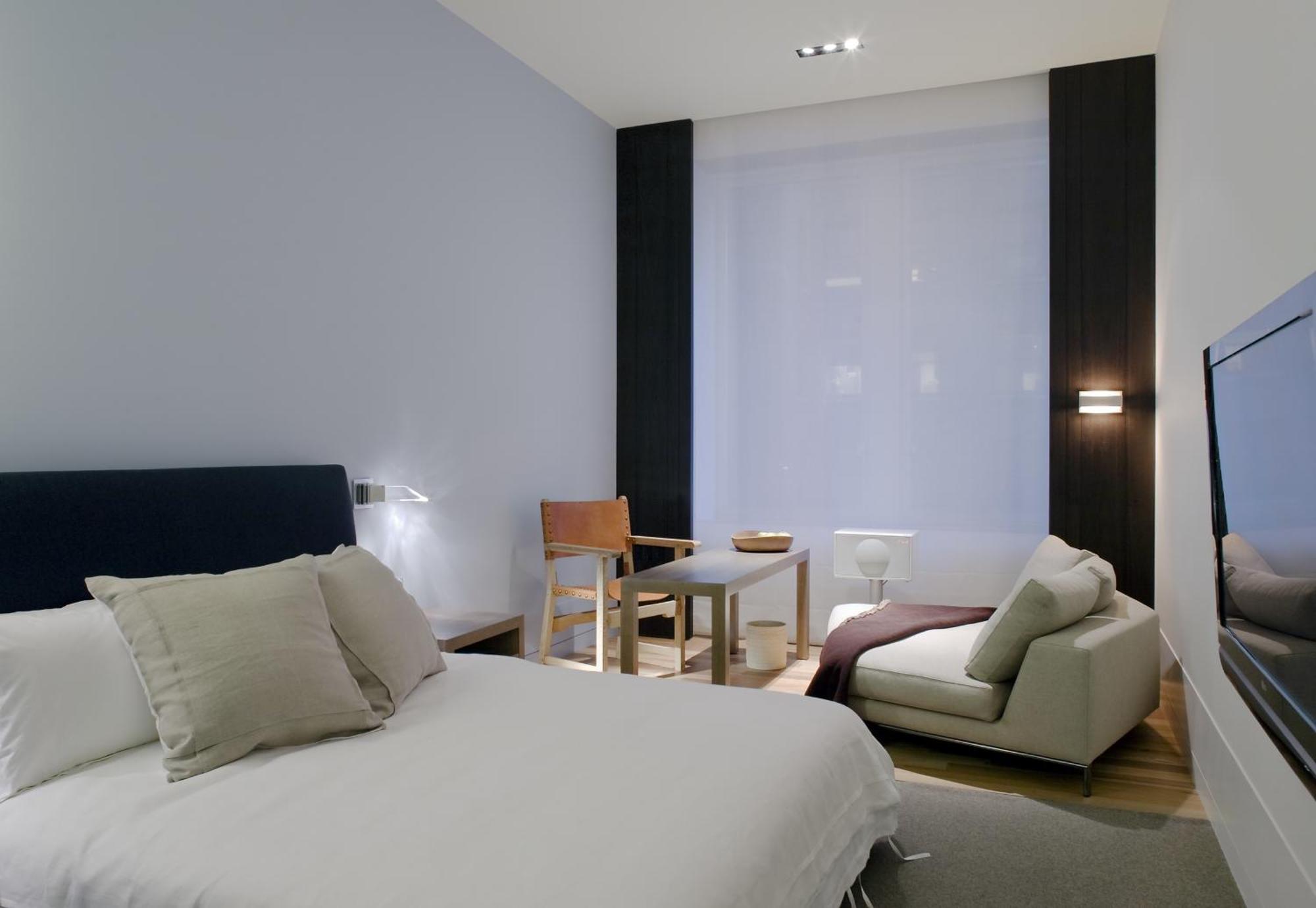 Deluxe King Room,688715664:JPEG