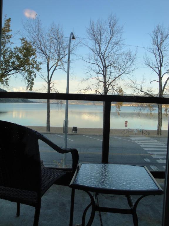 Studio with Lakefront View