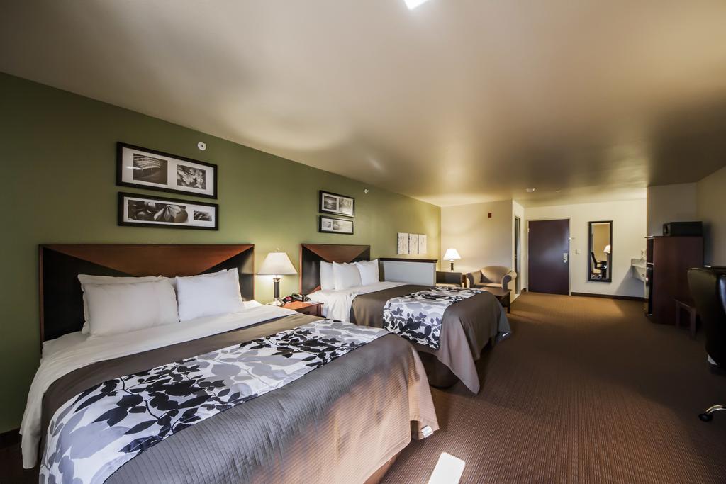 Queen Suite with Two Queen Beds