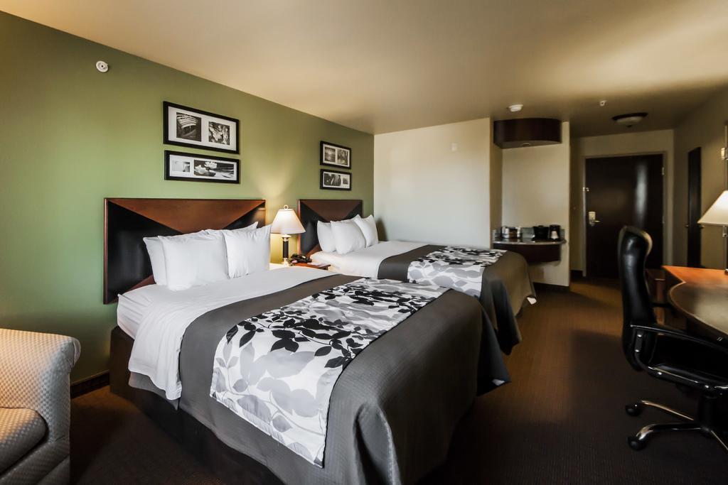 Queen Room with Two Queen Beds - Non-Smoking