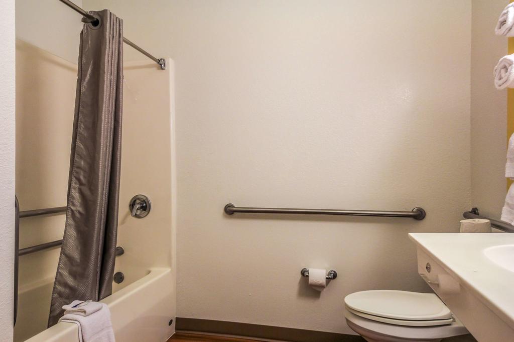 King Room - Disability Access - Non-Smoking