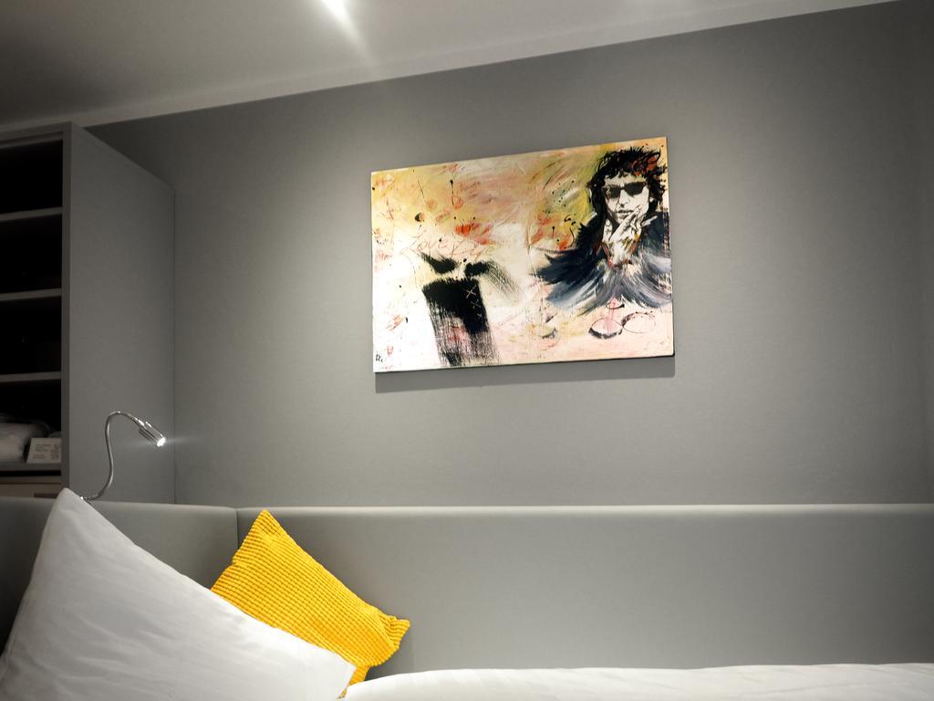 Art Single Room,1588064963:JPEG