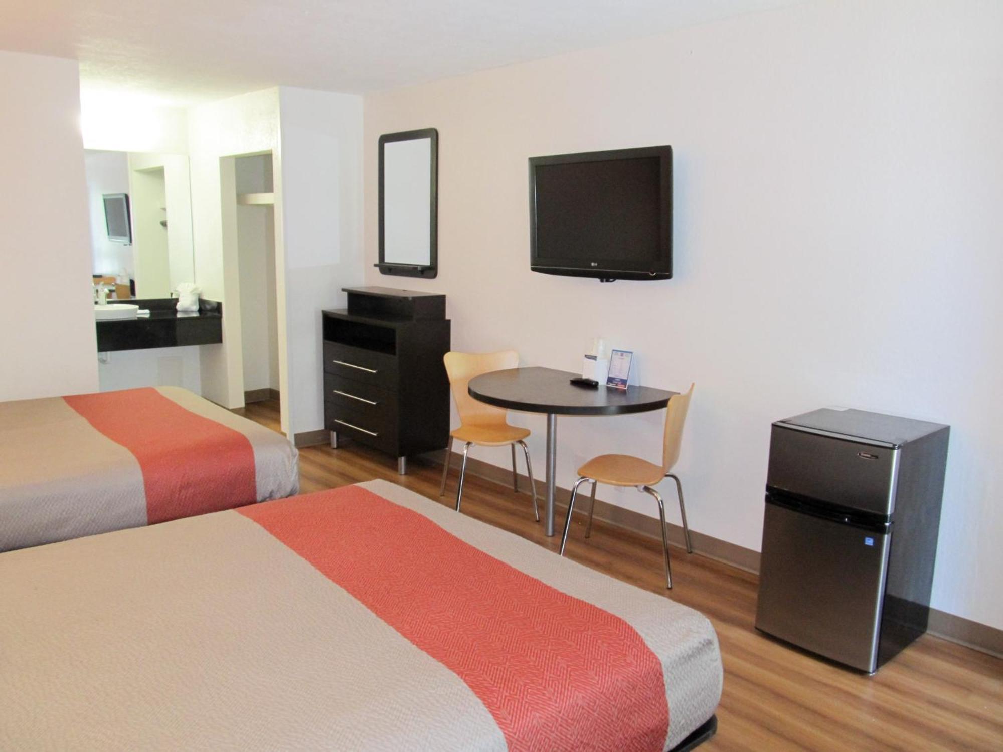 Deluxe Queen Room Two Queen Beds