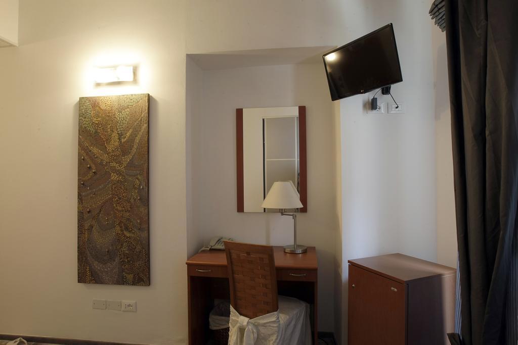 Single Room