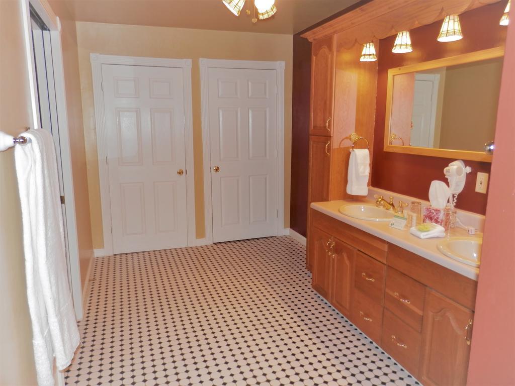 Deluxe Double Room with Bath