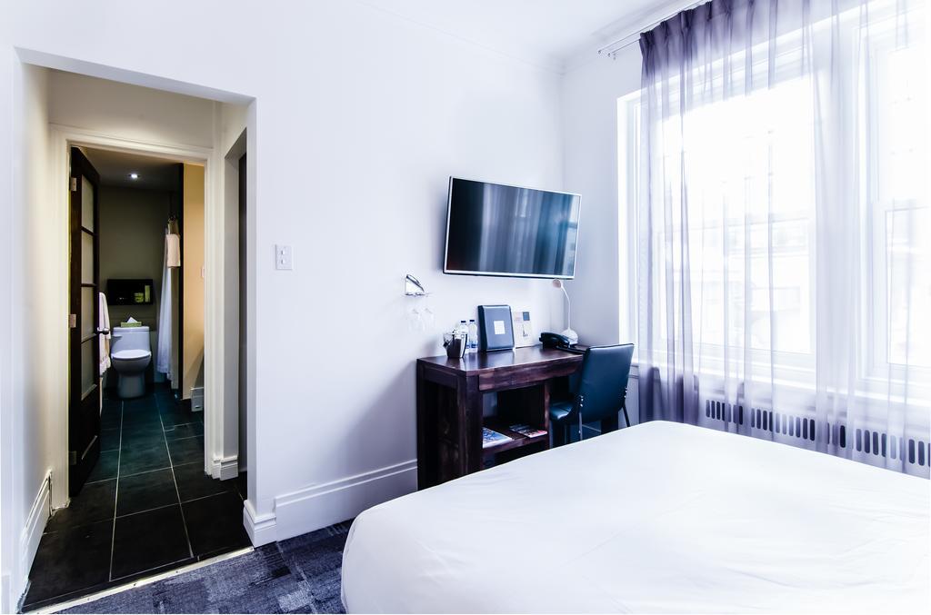 Economy Queen Room