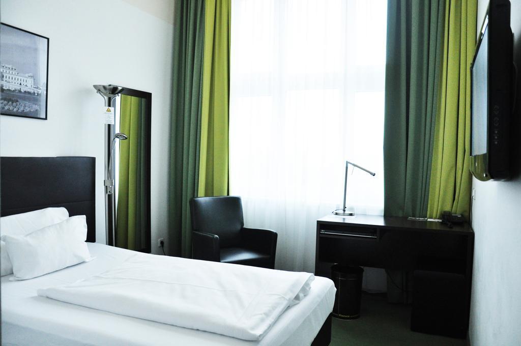 Economy Single Room