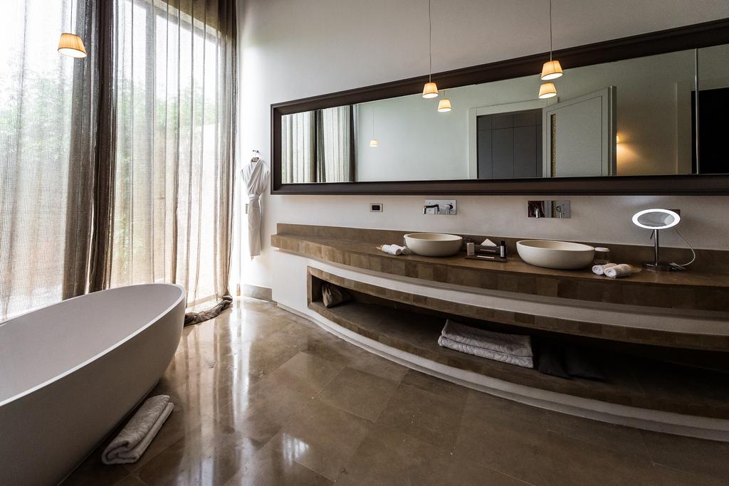 Suite Lounge