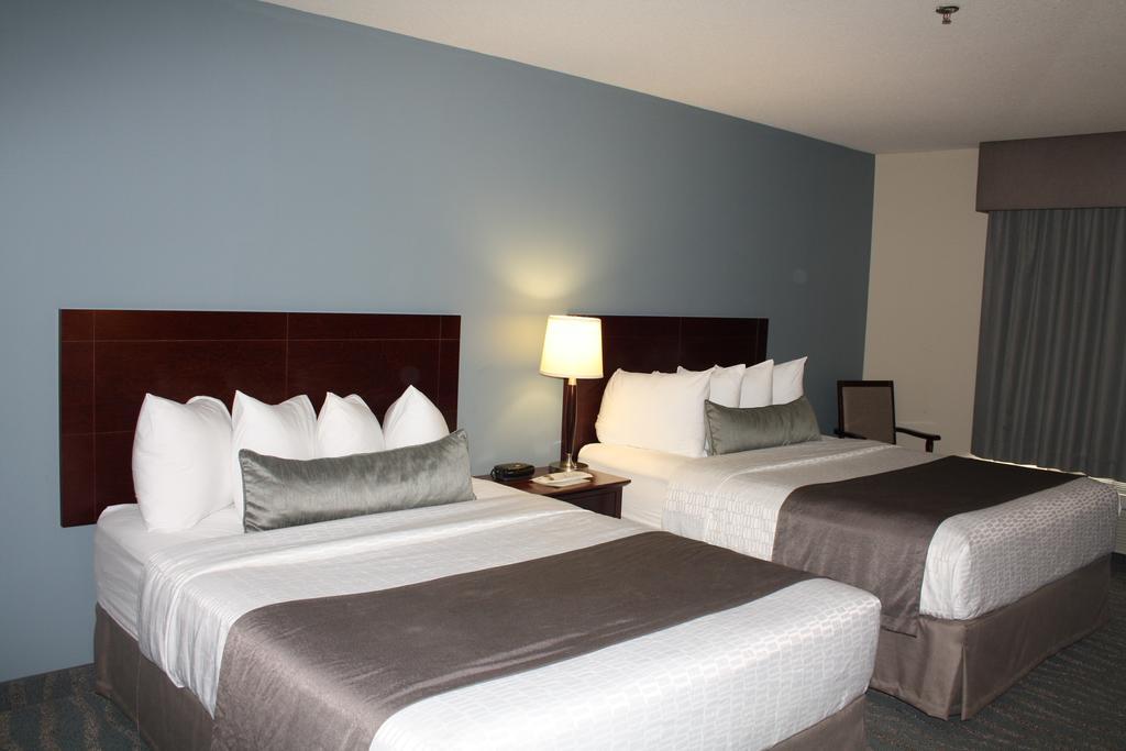 Queen Room with Two Queen Beds - Non-Smoking