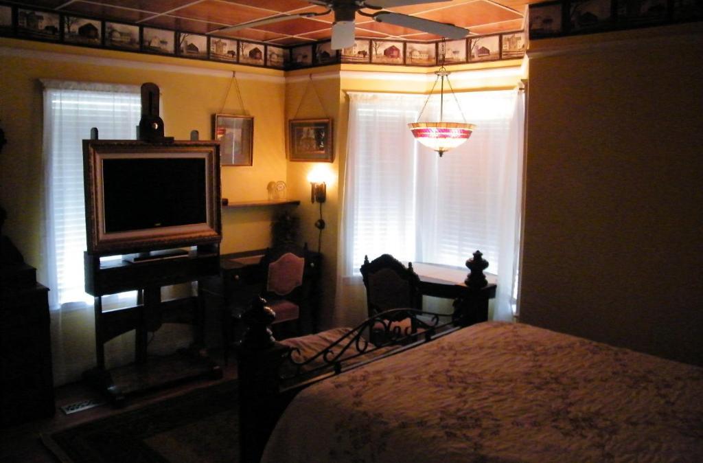 Queen Room
