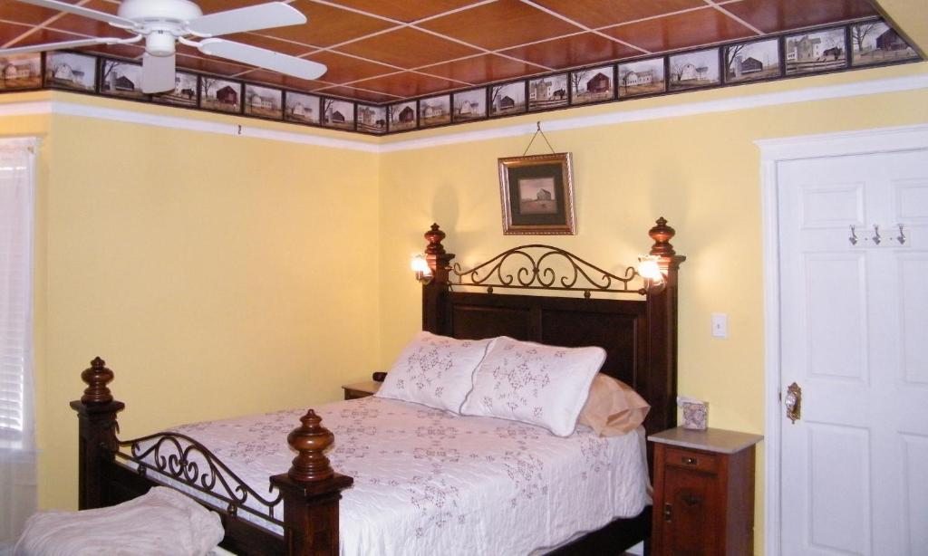Queen Room