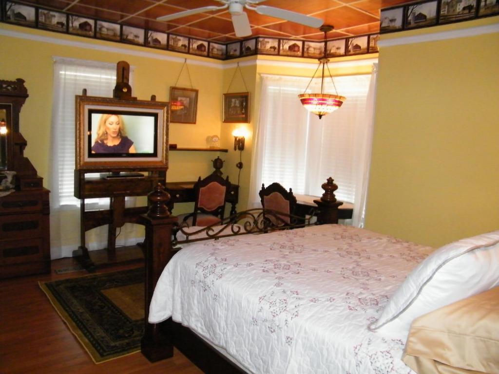 Queen Room
