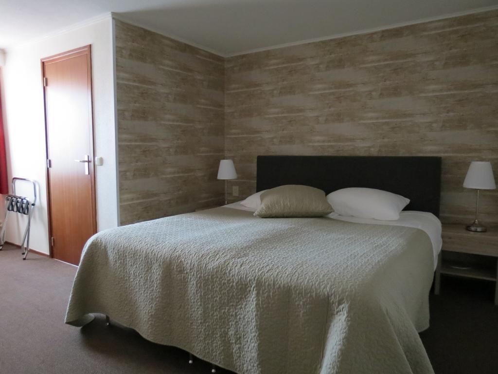 Triple Room,377810050:JPEG