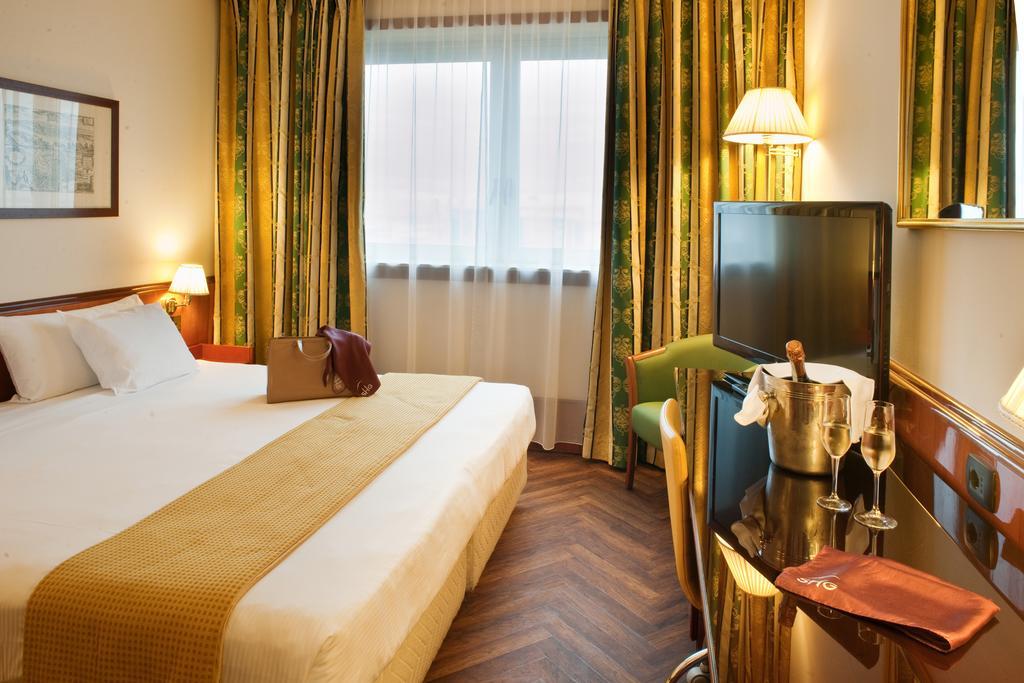 Classic Double Room