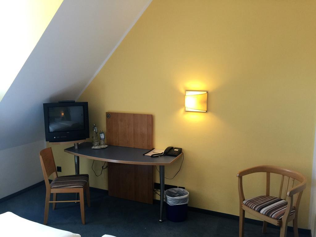 Economy Single Room