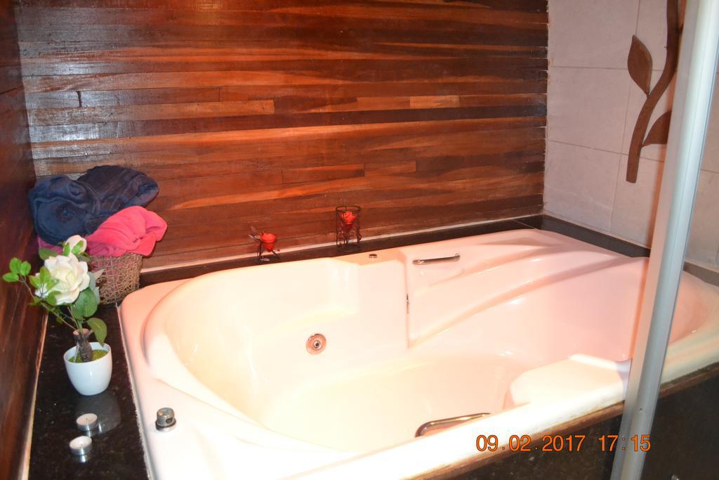 Deluxe Suite Spa Bath,799524945:JPEG