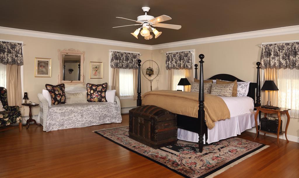 Superior King Suite