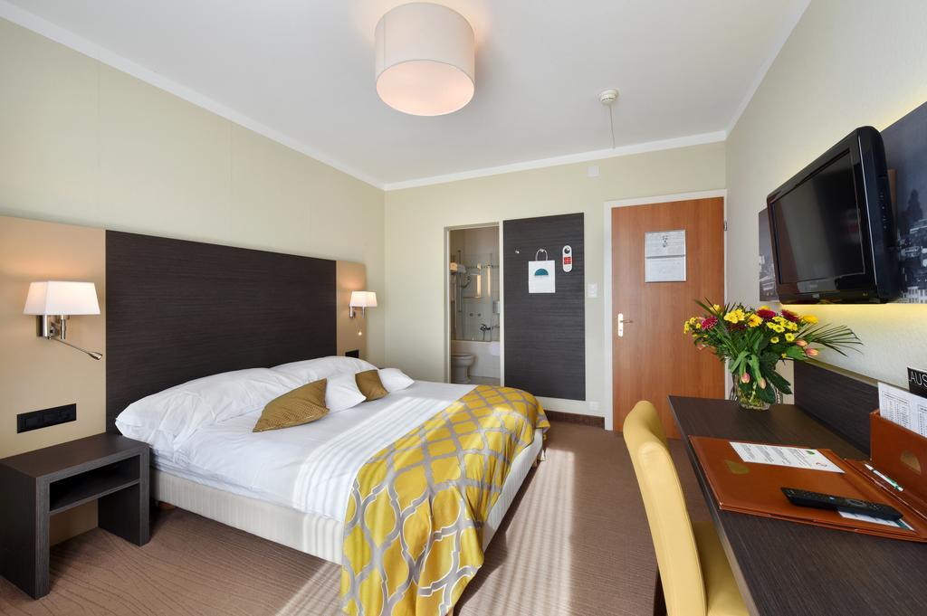 Double Room Lake Side