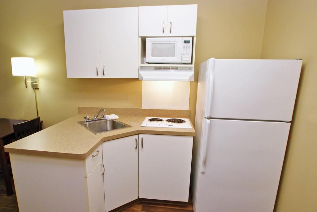 2 Full Beds | Non-Smoking, Kitchen