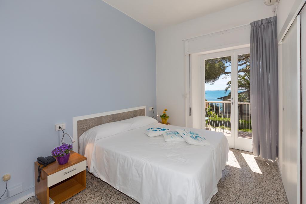 Standard Double or Twin Room Balcony