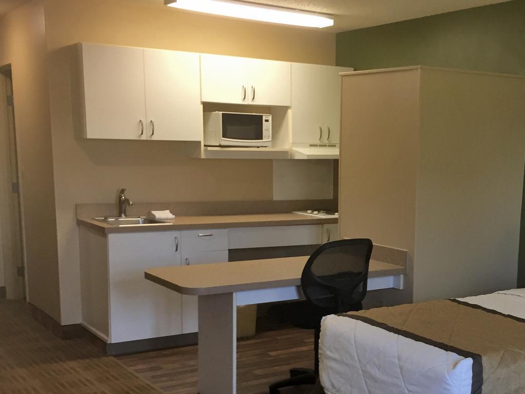 Studio with 2 Twin Beds - Non-Smoking