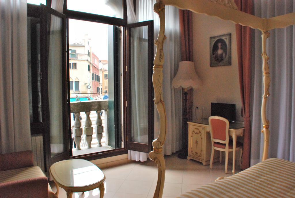 Double or Twin Room with Canal View
