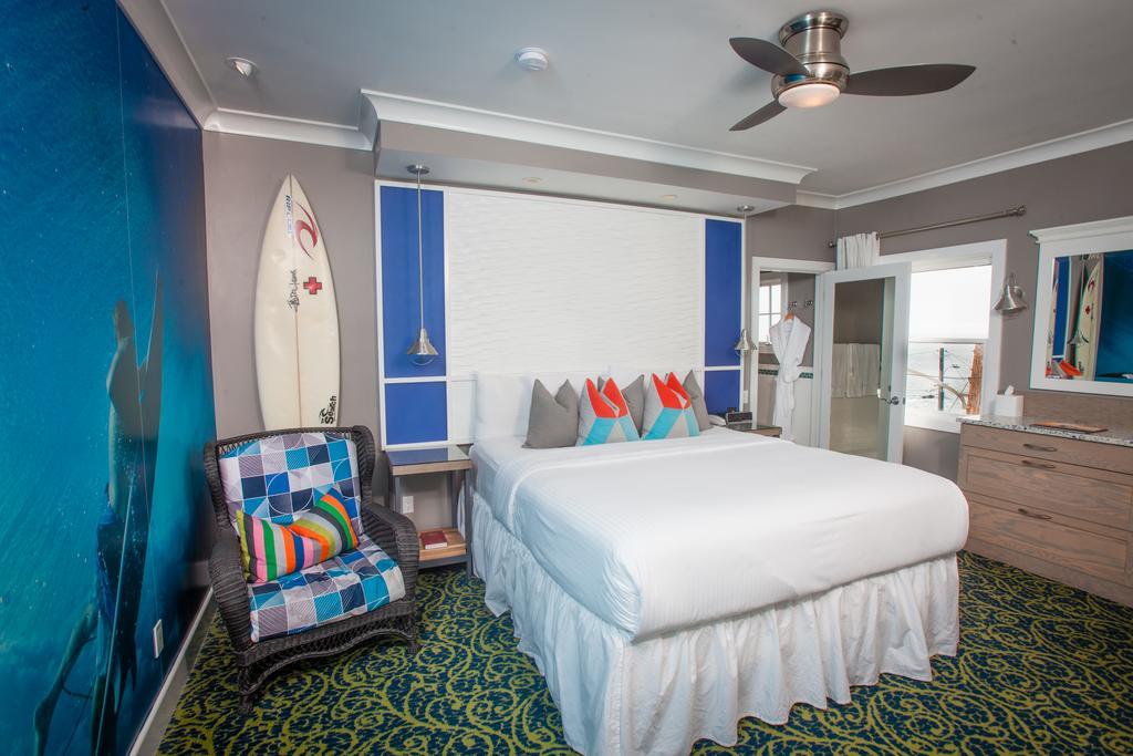 Surf Themed Queen Room
