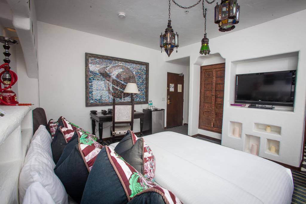 Surf Themed Queen Room