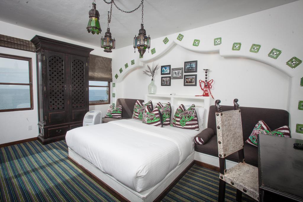 Surf Themed Queen Room