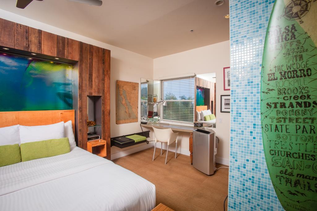 Surf Themed Queen Room