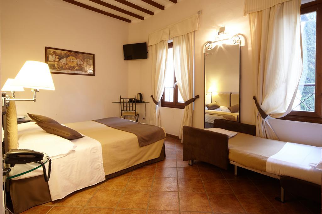 Triple Room,1552144669:JPEG
