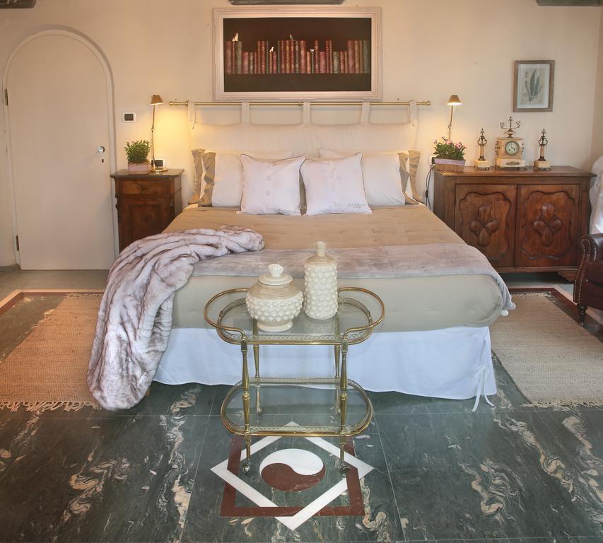Deluxe Double Room Bath