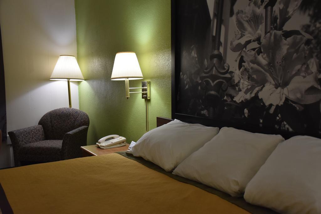 King Room - Non-Smoking