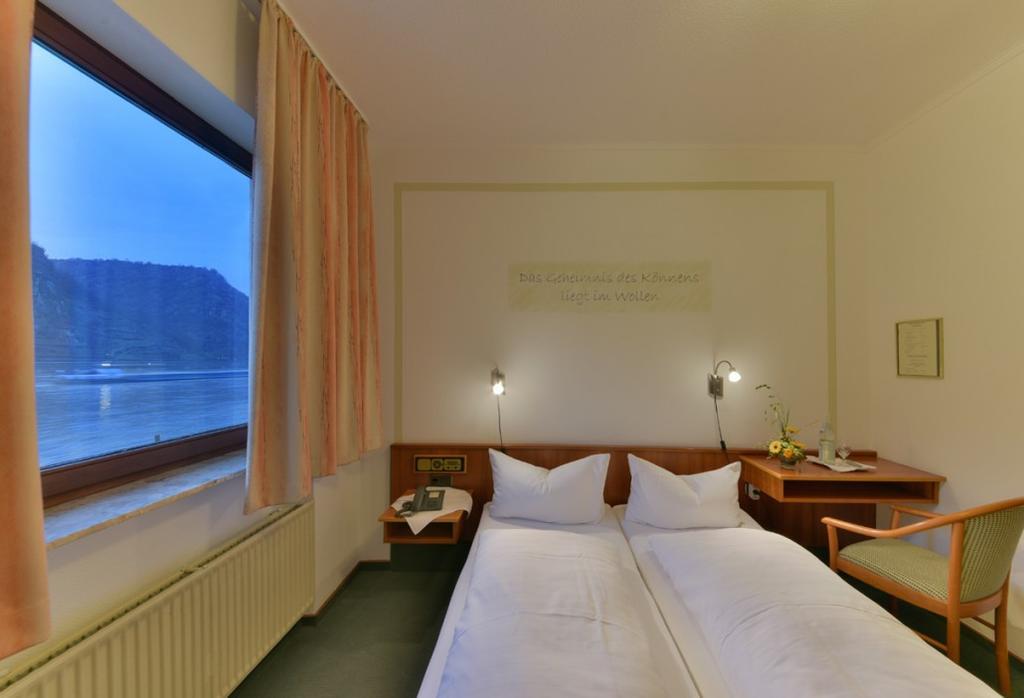 Standard Double Room,402011166:JPEG