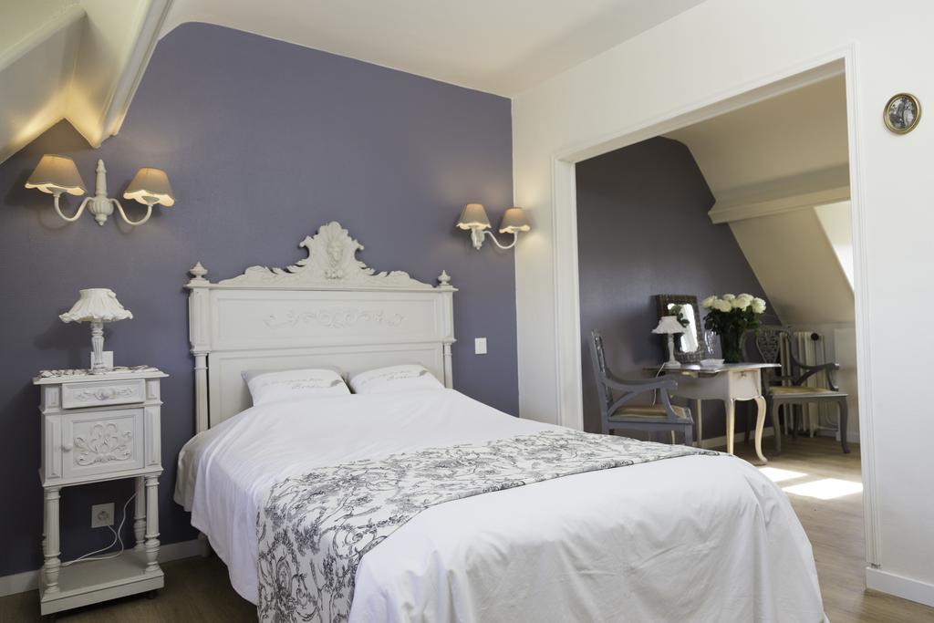 Romantic Superior Double Room Bath