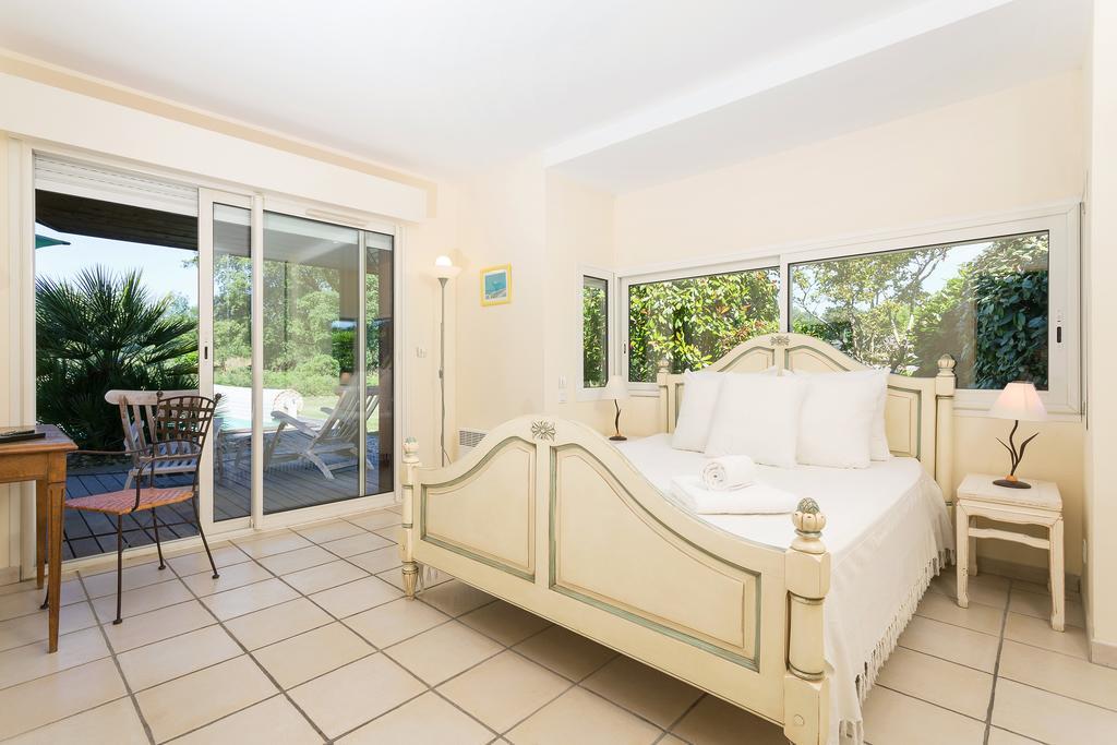 Four Rooms Three-Bedroom Villa,403916718:JPEG