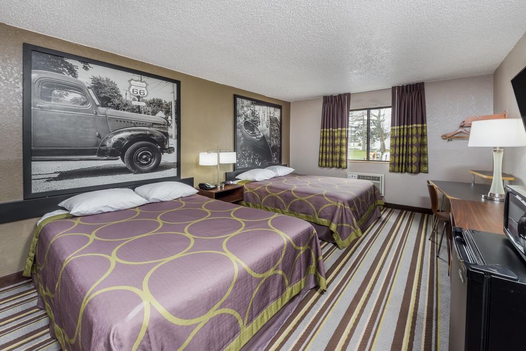 Queen Room with Two Queen Beds - Non-Smoking