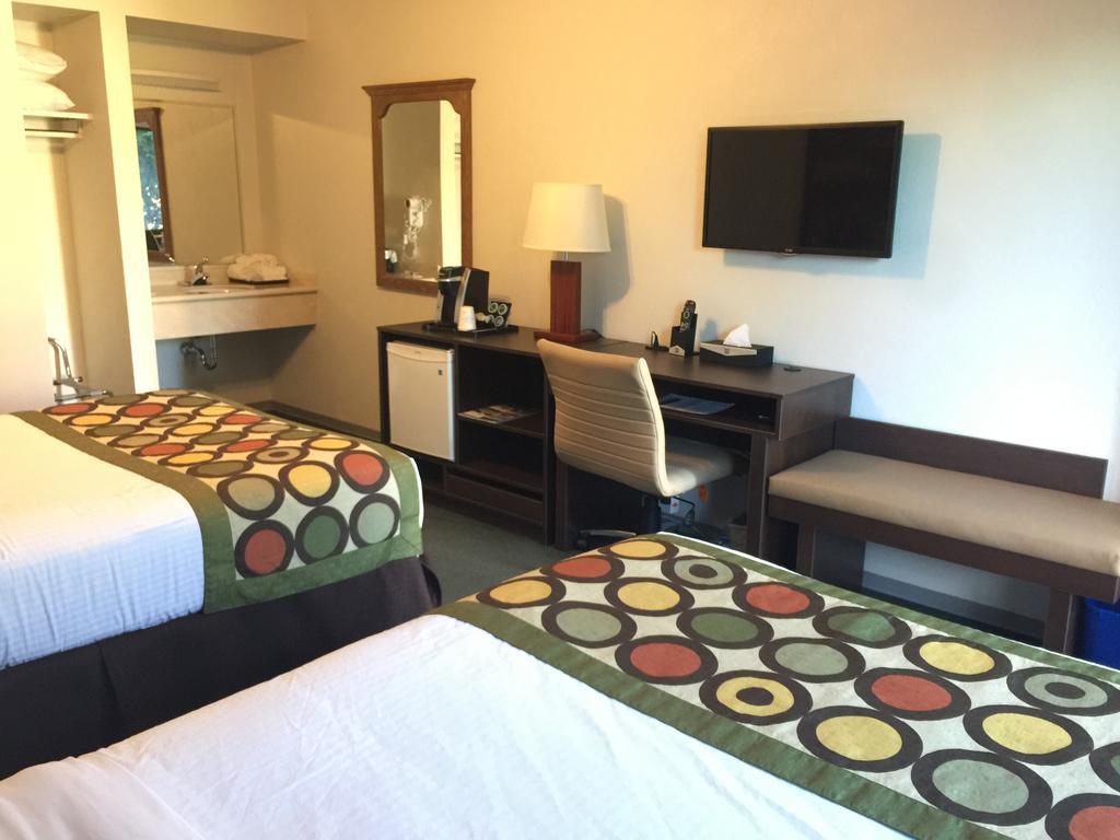 Double Room with Two Double Beds - Non-Smoking
