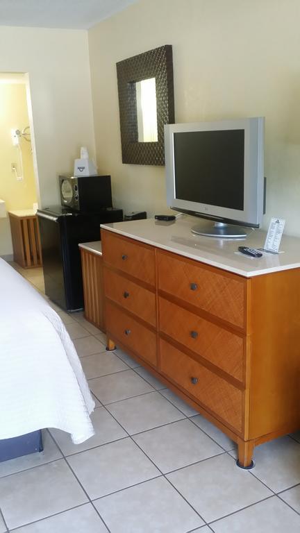 King Room - Non-Smoking